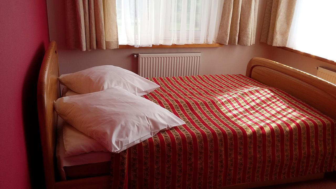 Motel Piligrimo Uzeiga Kadares Zewnętrze zdjęcie